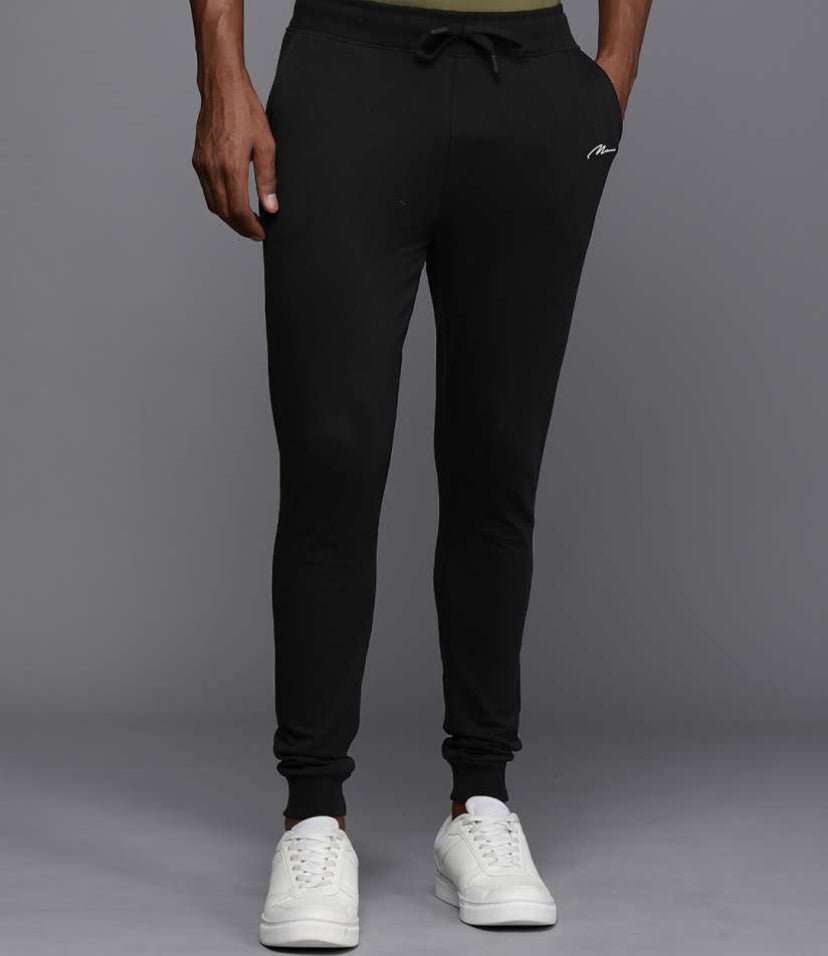 Basic slim fit jogger in black