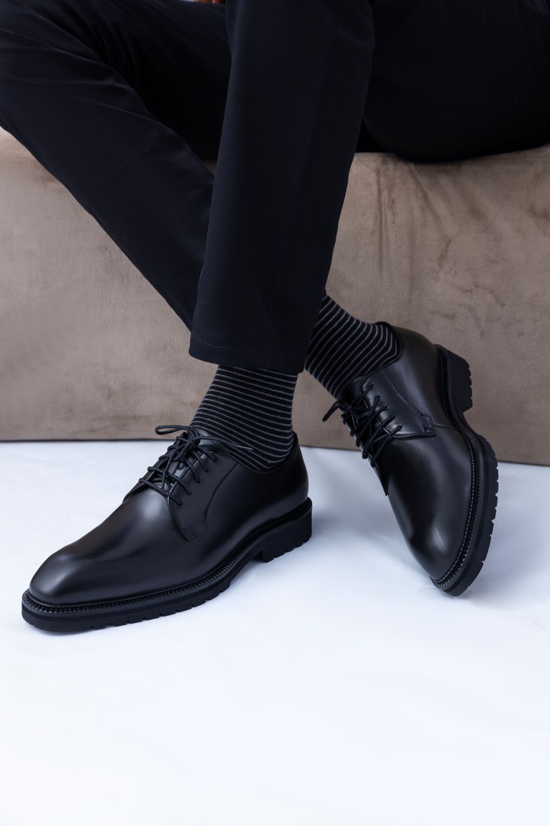 The imperial derby in black