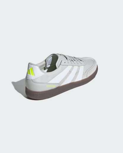 Adidas Predator Freestyle Football/Soccer Sneaker