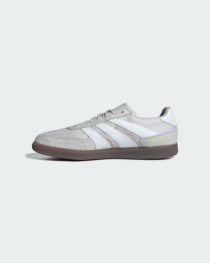 Adidas Predator Freestyle Football/Soccer Sneaker