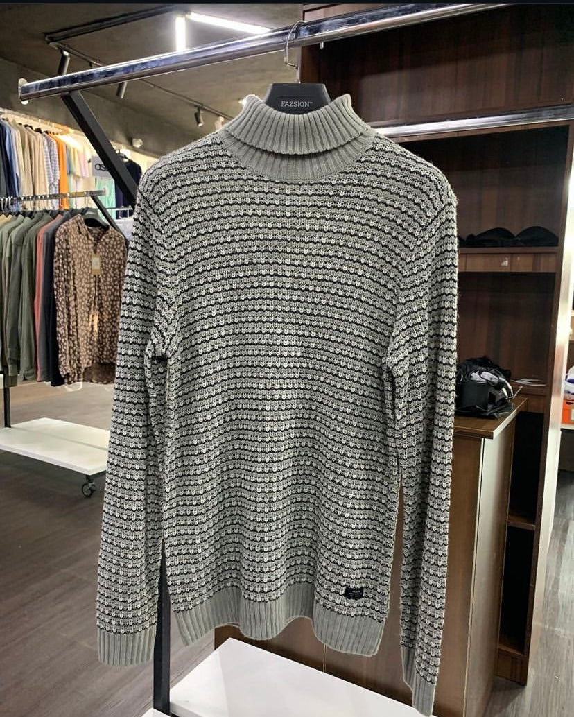 BLEND TURTLE NECK KNIT PULLOVER IN GREY