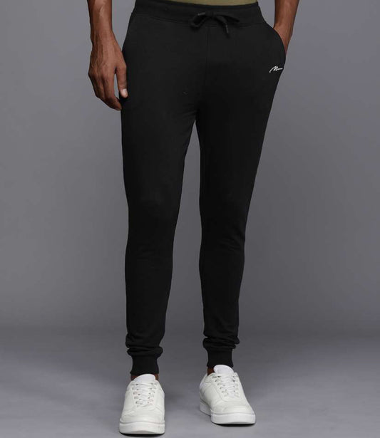 Basic slim fit jogger in black