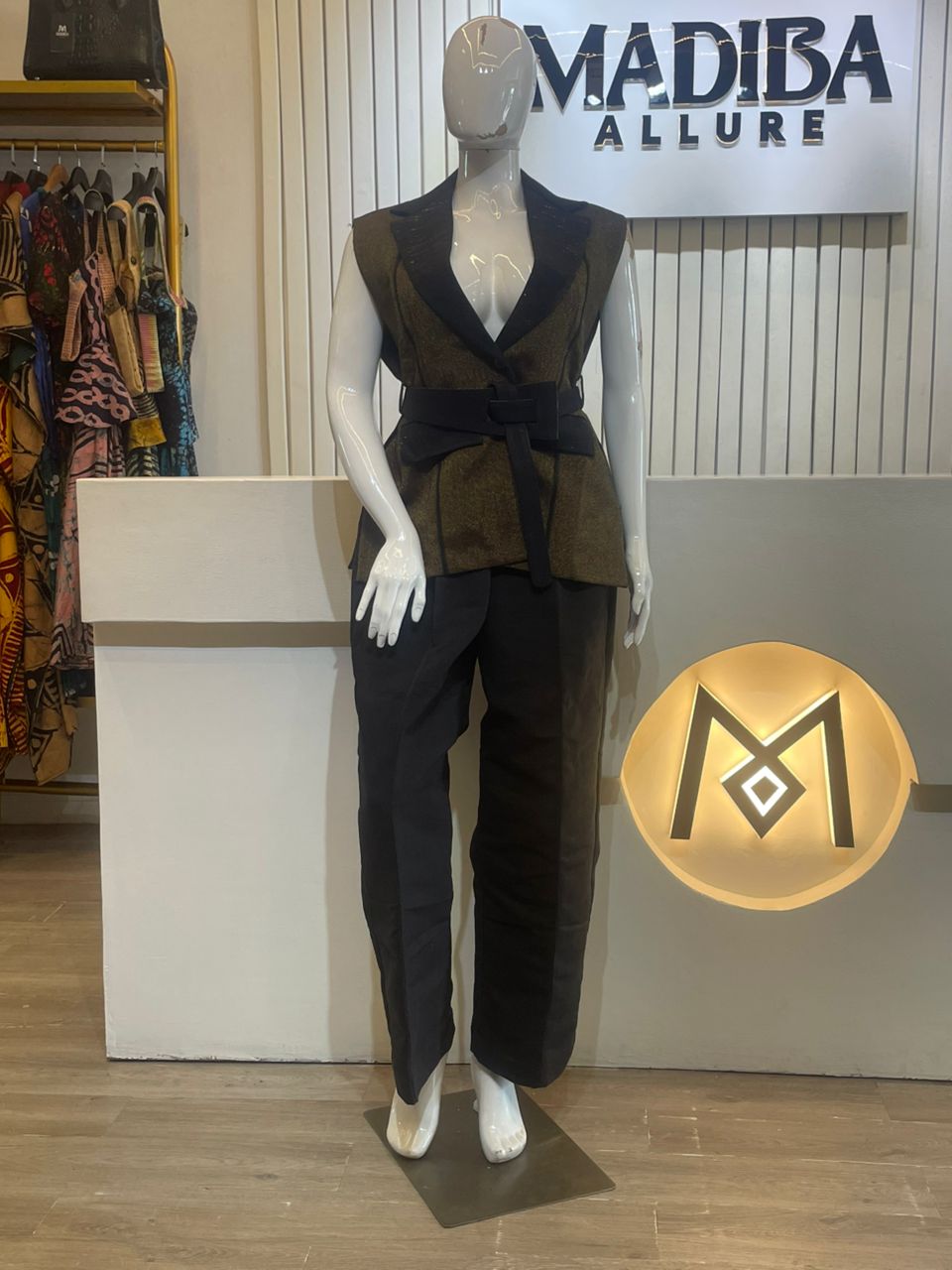 Itohan - Sleeveless blazer Set with leather belt - Blue and green striped