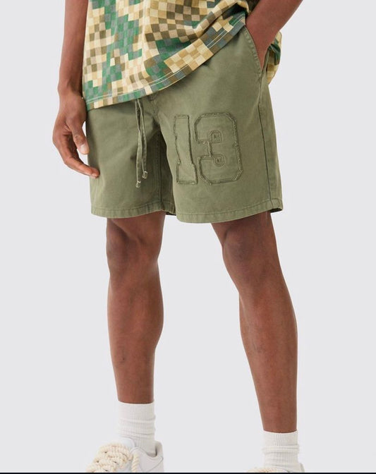 BOOHOOMAN ELASTIC COMFORT STRETCH SHORT IN GREEN