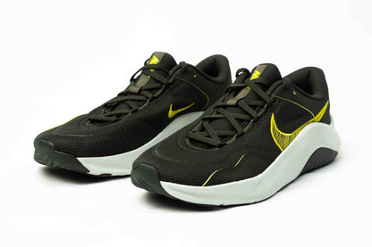 Nike Legend Sneaker